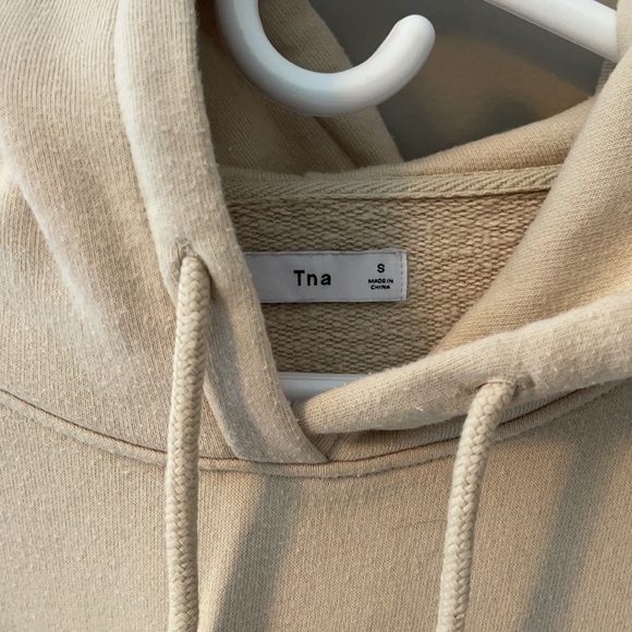 Aritzia TNA cropped hoodie size small - Picture 2 of 4
